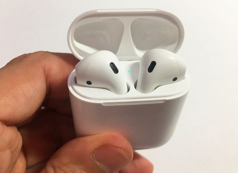 AirPods